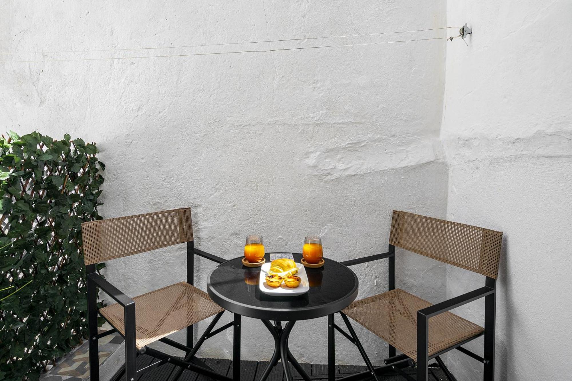Whome Stylish Family Residence In The Heart Of Chiado Lissabon Exterior foto